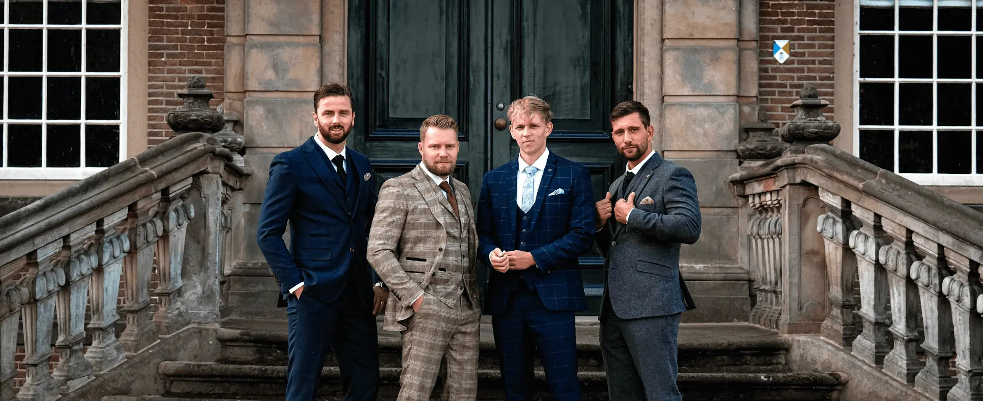 Hur stylar man en blå kostym?