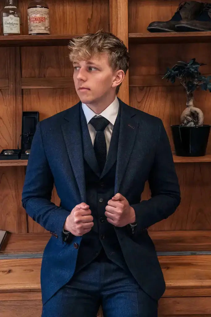 Vad kostar en måttsydd kostym för ett bröllop?