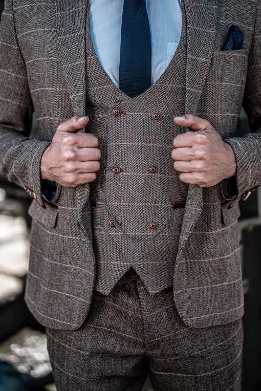 Tredelad dubbelknäppt kostym i Herringbone Brown Classic