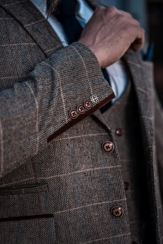 Tredelad dubbelknäppt kostym i Herringbone Brown Classic